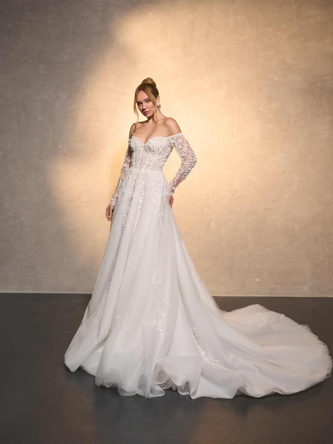 Elegant Wedding Dress A-Line L - Embroidery Online Designs recension och pris