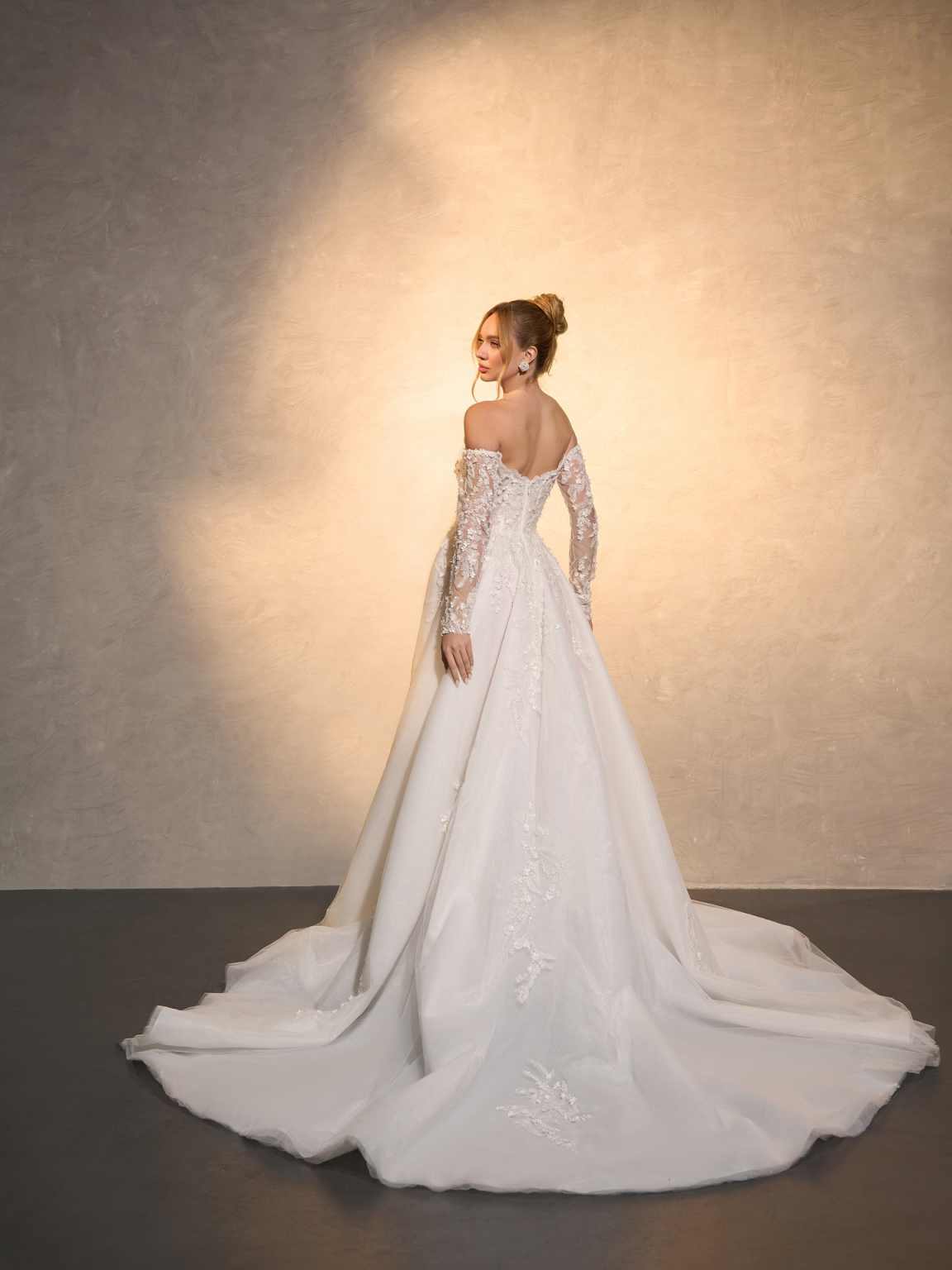 Elegant Wedding Dress A-Line L - Embroidery Online Designs recension och pris