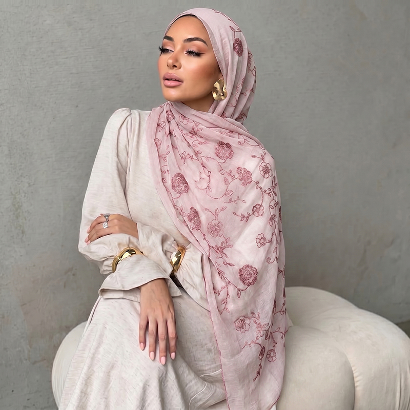 Floral Embroidery Muslim Hijab - Embroidery Print recension och pris