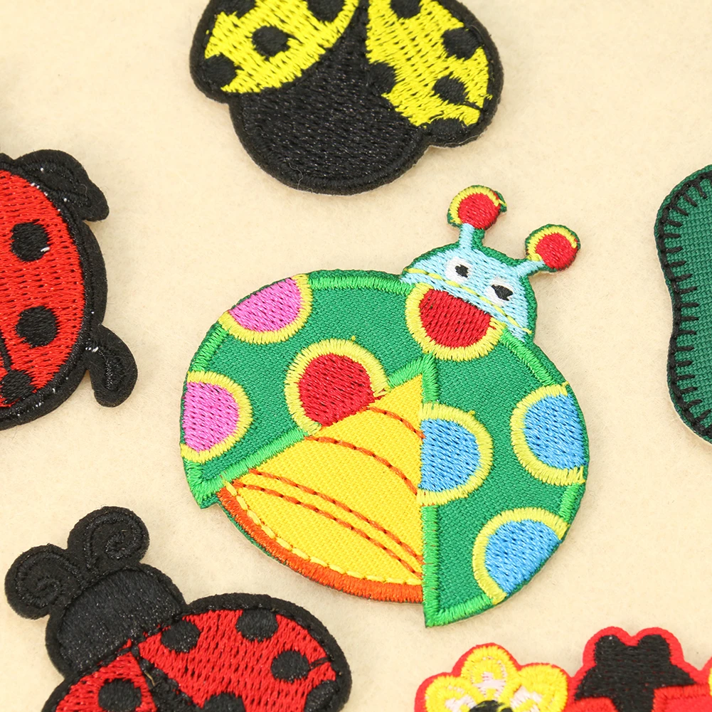 2PC Cartoon Ladybug Four-leaf  - Embroidery Lady Bug recension och pris
